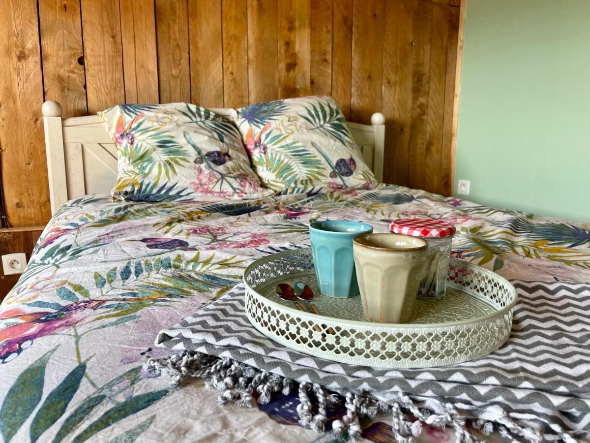 Jolie Cabane Avec Jacuzzi Pour Les Amoureux De La Nature Tullins Extérieur photo